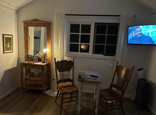 The Artists Cottage Waterfront Hideaway