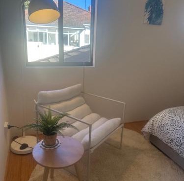 Sunlit Minimal Aircon Room Bayswater Central City & Airport 10min SHARED HOUSE