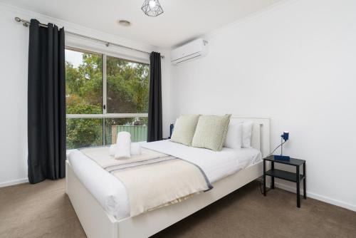 Family-Friendly Home with Yard Near Gungahlin - Hosted by Canstay