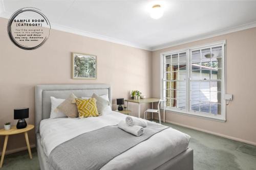 Affordable No-Frills Queen Room in Pymble - Shared Bathroom