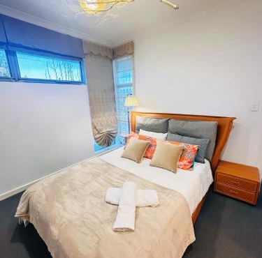 Galaxy Homes - Showgrounds Family Stay