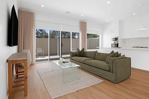 The Whitehaus - Contemporary Calm, Modern Design
