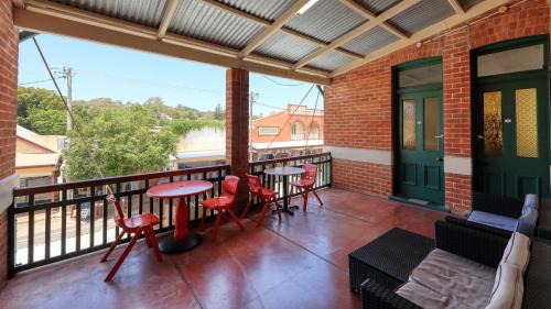 Maclean Hotel