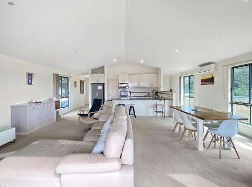 Villa Franco Pet Friendly Walk to the Beach