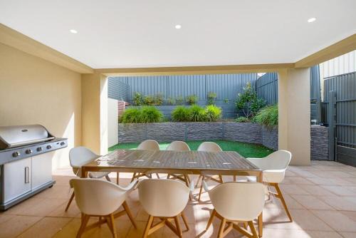 Aria House - Henley Beach - Family Holiday Beachside BBQ