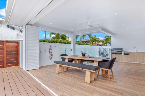 Whitsunday Waterfront Luxury at 19 The Cove