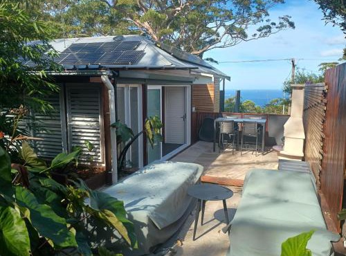 Romanic Garden View Apartment with ocean views at Stanwell Tops