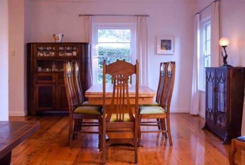 Sublime Art Deco Cottage - Leura, Blue Mountains