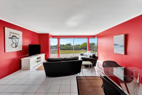 Sisters Beach Retreat