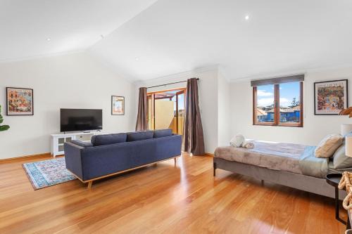 Luxury Canal Retreat Private Jetty -Pet Friendly