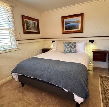 Silwood Apartment fully self contained with Kitchen and Laundry