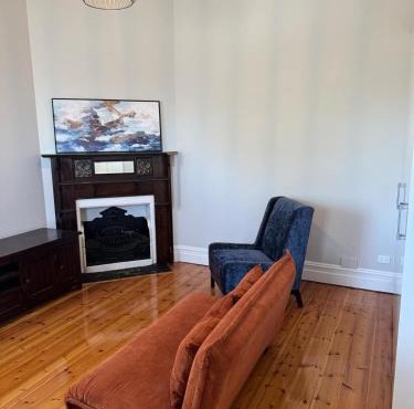 1920's Local Heritage Character home 'Rangatira' 3 bedroom, 2 living room family home