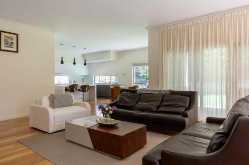 Spacious Home with Ensuites