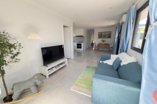 A2-Family friendly 2B1BHouse nr airport backyard&carparking