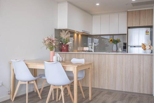 Parramatta 2 Bed Apt with Parking