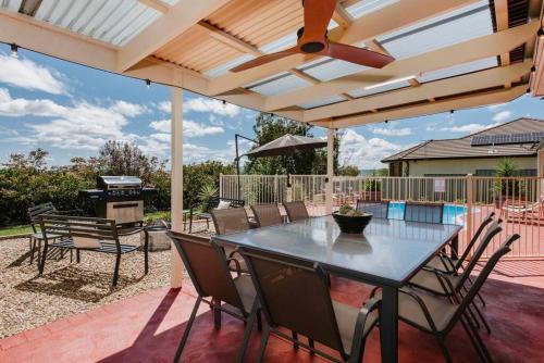 Macquarie Manor - Experience Grand Country Living
