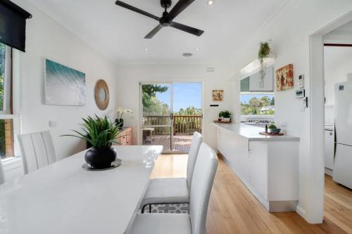 Scenic Serenity Large Family Home in Geelong