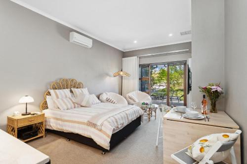 Haven Studio Hideaway near Airport
