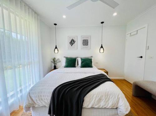 Cosy Beach House - Near Hot Springs.