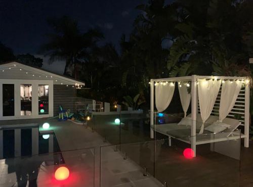 Woy Woy Staycation - Heated Pool & Hot Tub & BBQ & Pizza Oven & Arcade Game & Pool Table