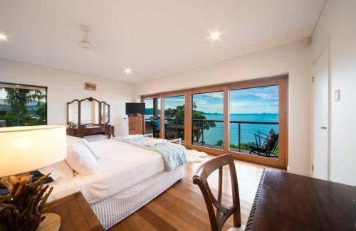 Amazing Whitsunday Views at High Tide