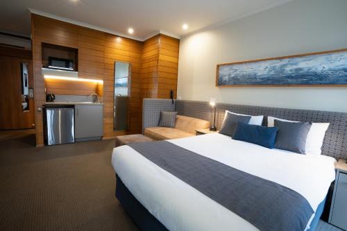 Sovereign Park Motor Inn