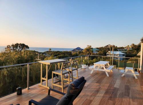 Oceanview Manor by "Peppy Beach Retreats" - Two Houses in One with Panoramic Views