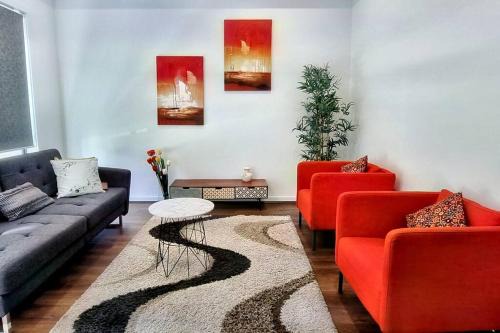 Beautiful New home in Throsby with 5 Bedrooms