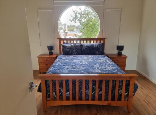 Beatons Beach Front Studio Inverloch