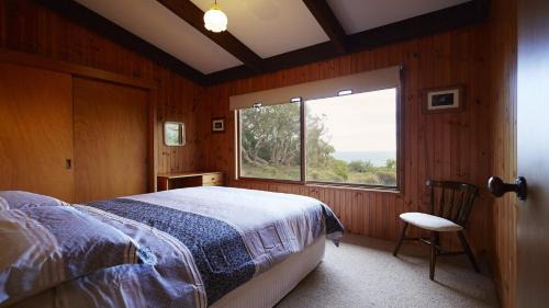 Ediths House - BYO Linen