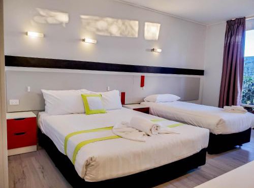 Sandors Motor Inn