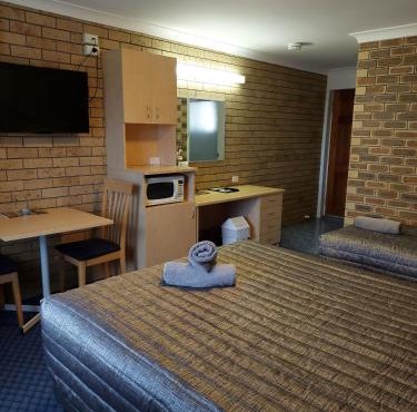 Settlers Motor Inn