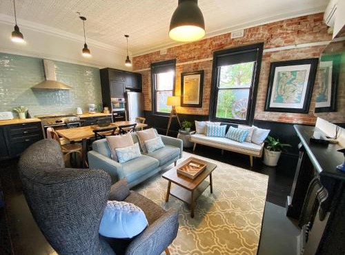 Hollidge House 5 Star Luxury Apartments