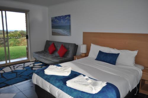 Island Breeze Motel