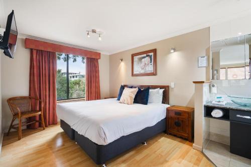 Bay Village Resort 
